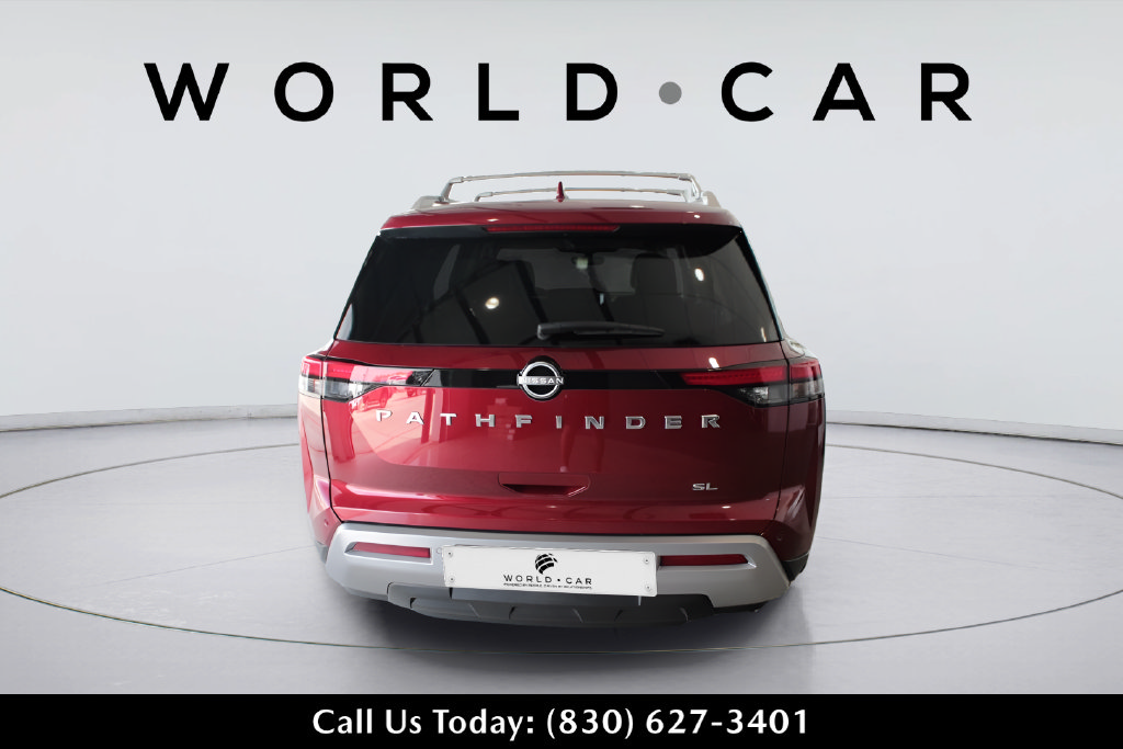 Used 2024 Nissan Pathfinder SL FWD image 4