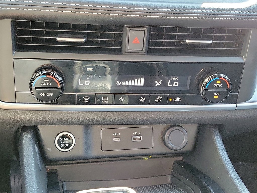 Used 2023 Nissan Rogue SV image 10