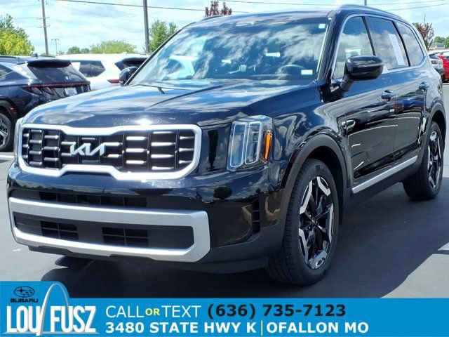 Used 2023 Kia Telluride S AWD/4WD image 2