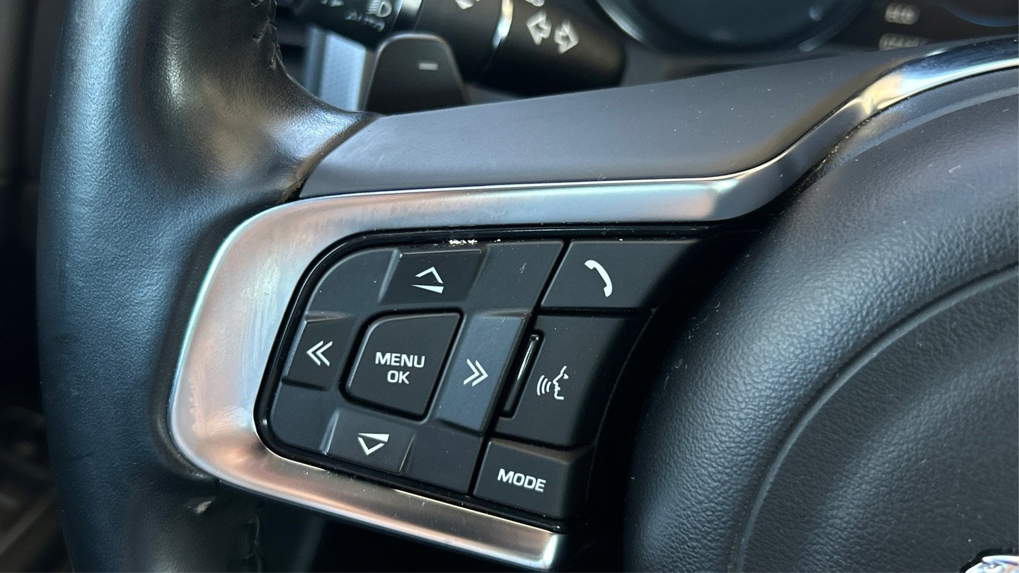 Used 2016 Jaguar XF R-Sport image 28