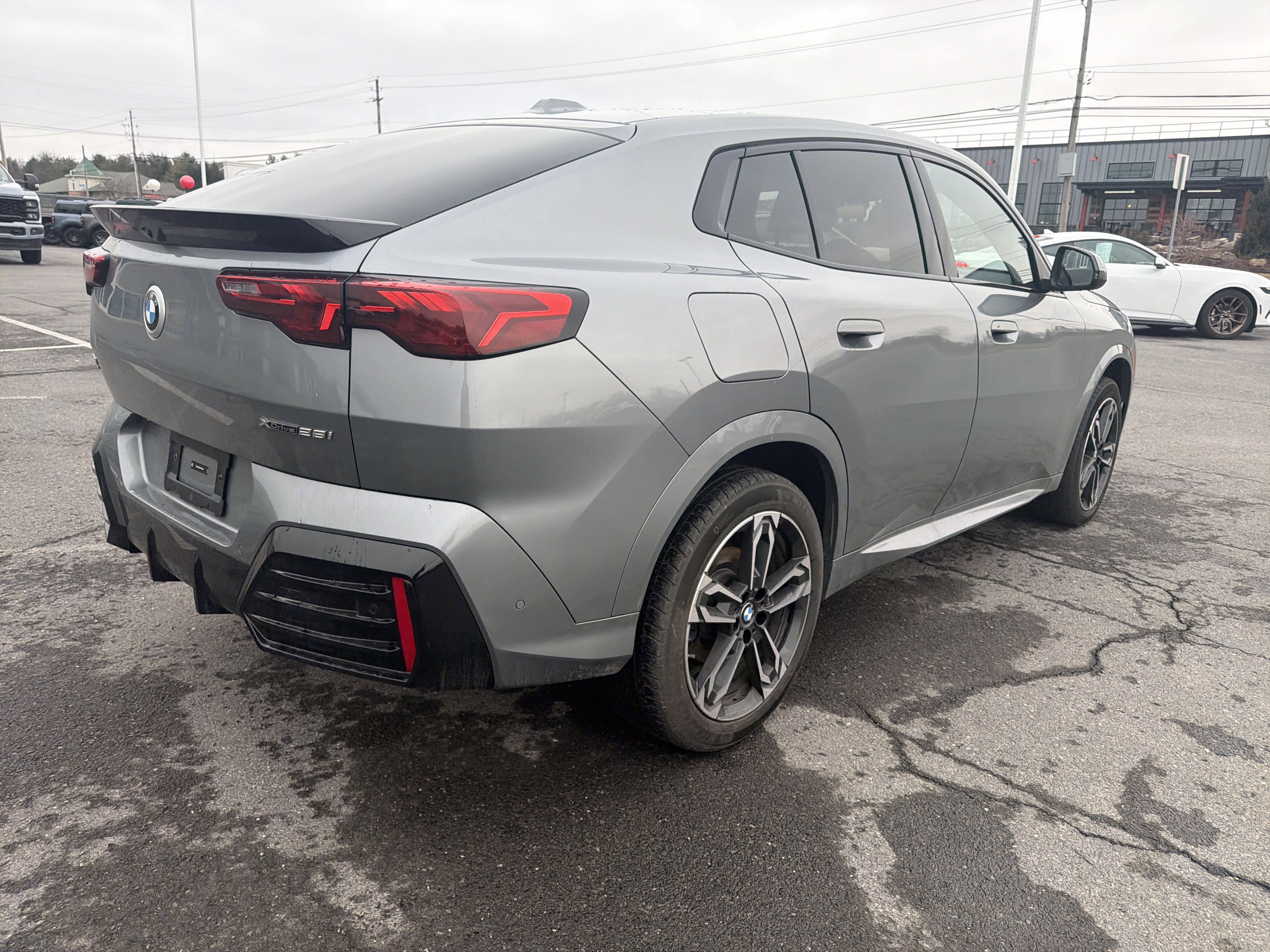 Used 2025 BMW X2 xDrive28i video 3
