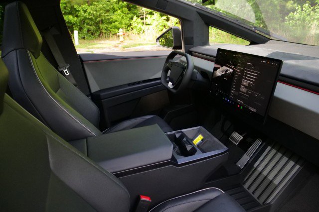 Used 2024 Tesla Cybertruck Cyberbeast AWD/4WD image 42