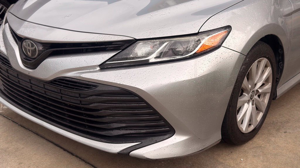 Used 2020 Toyota Camry LE FWD image 5