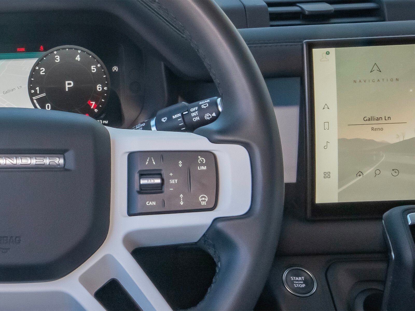 Used 2025 Land Rover Defender 90 S image 16