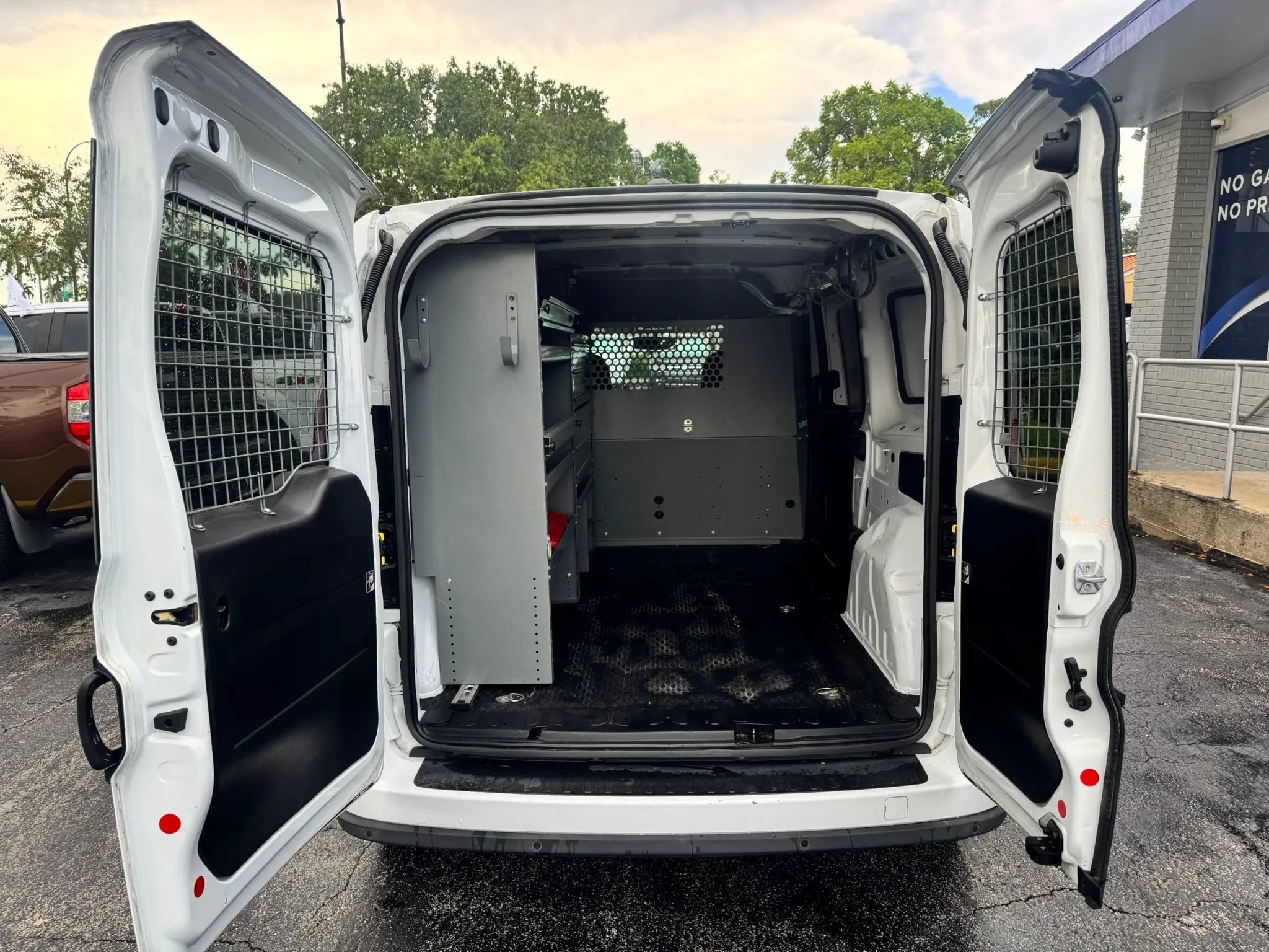 Used 2017 RAM ProMaster City Tradesman SLT w/ Rear Back-up Camera Group FWD image 12