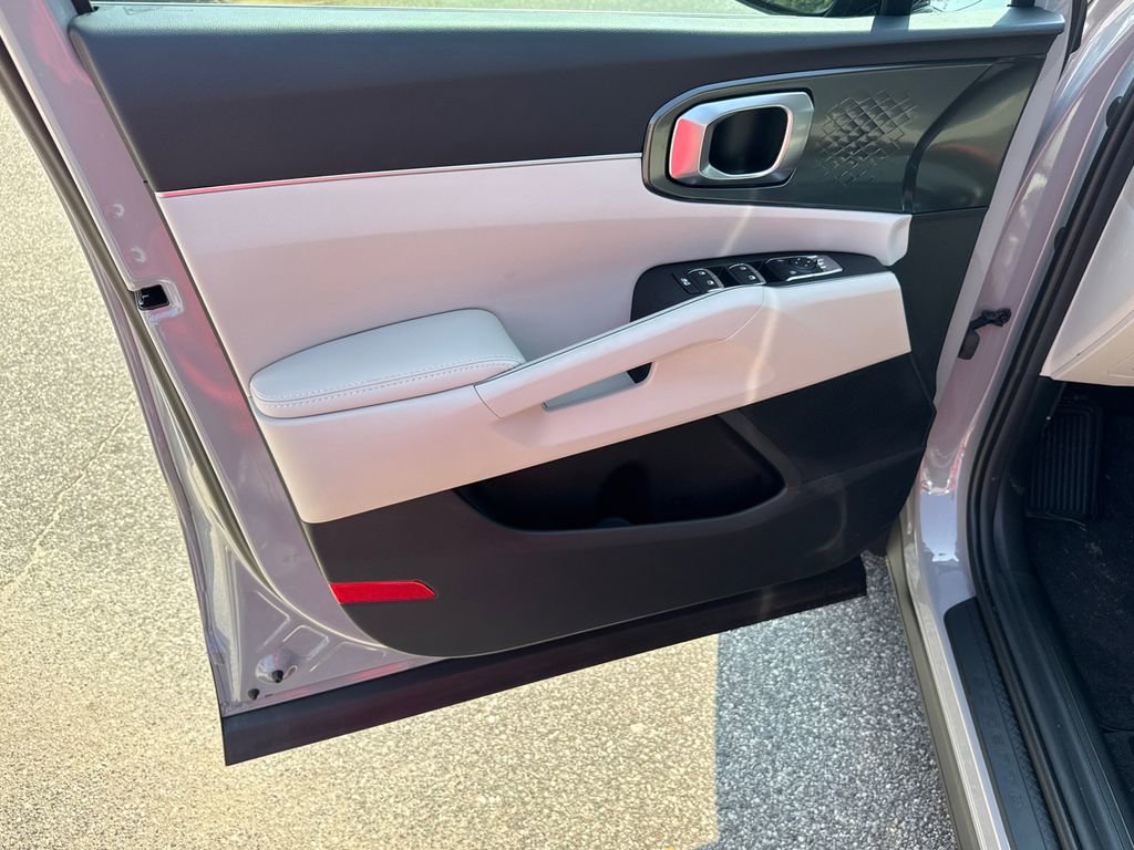 Certified 2025 Kia Sorento EX w/ Panoramic Sunroof Package FWD image 10