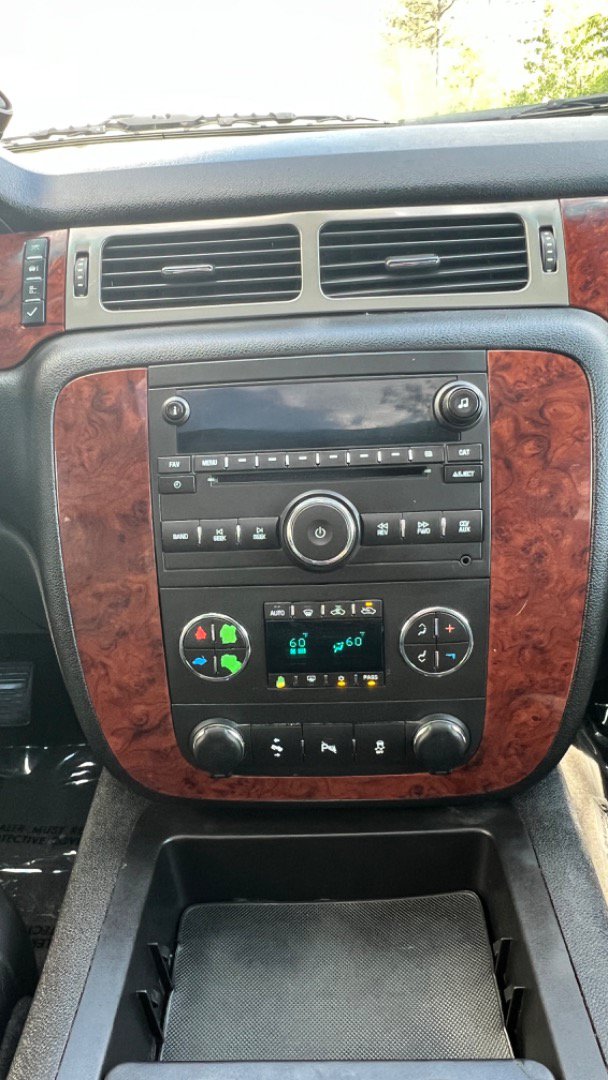 Used 2013 Chevrolet Avalanche LT RWD image 42