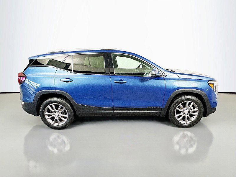 Used 2024 GMC Terrain SLT image 8