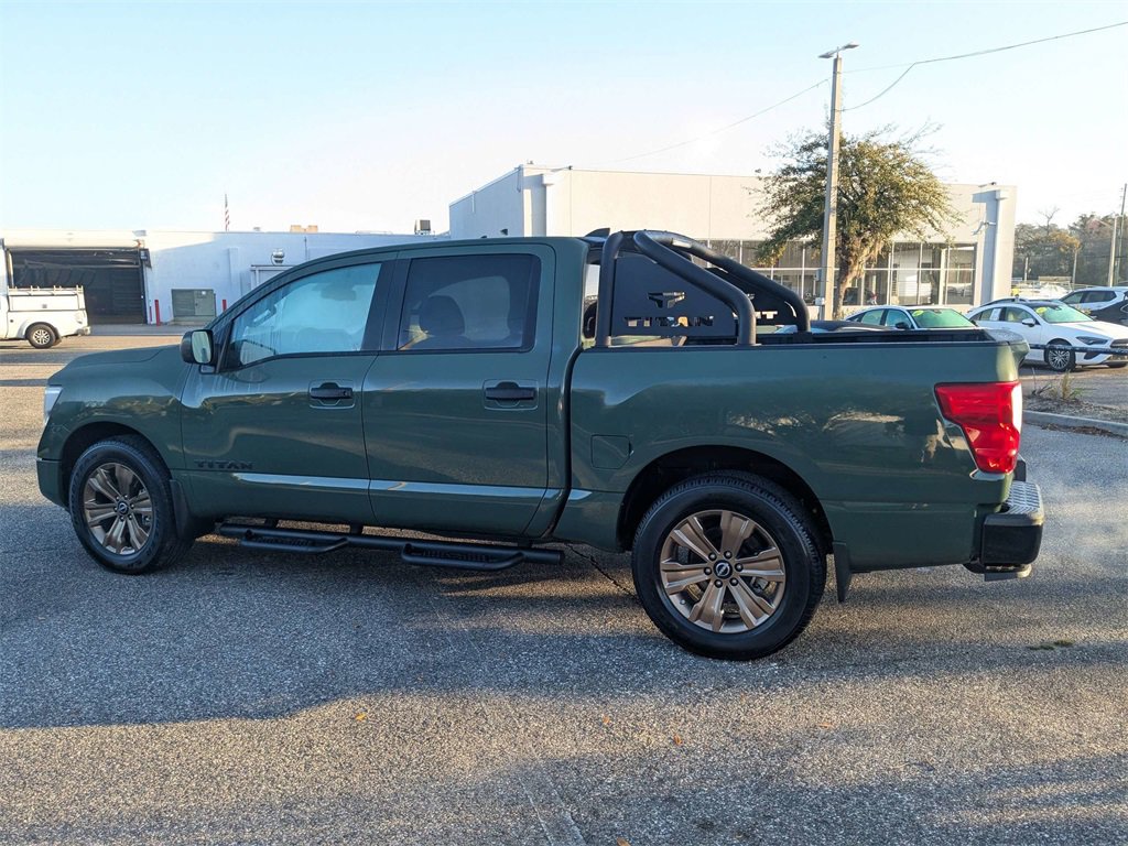 Used 2024 Nissan Titan SV w/ SV Bronze Edition Package image 7