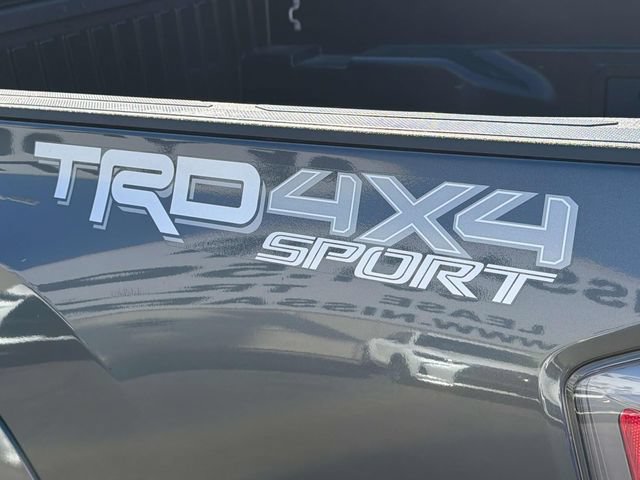 Used 2022 Toyota Tacoma TRD Sport AWD/4WD image 6