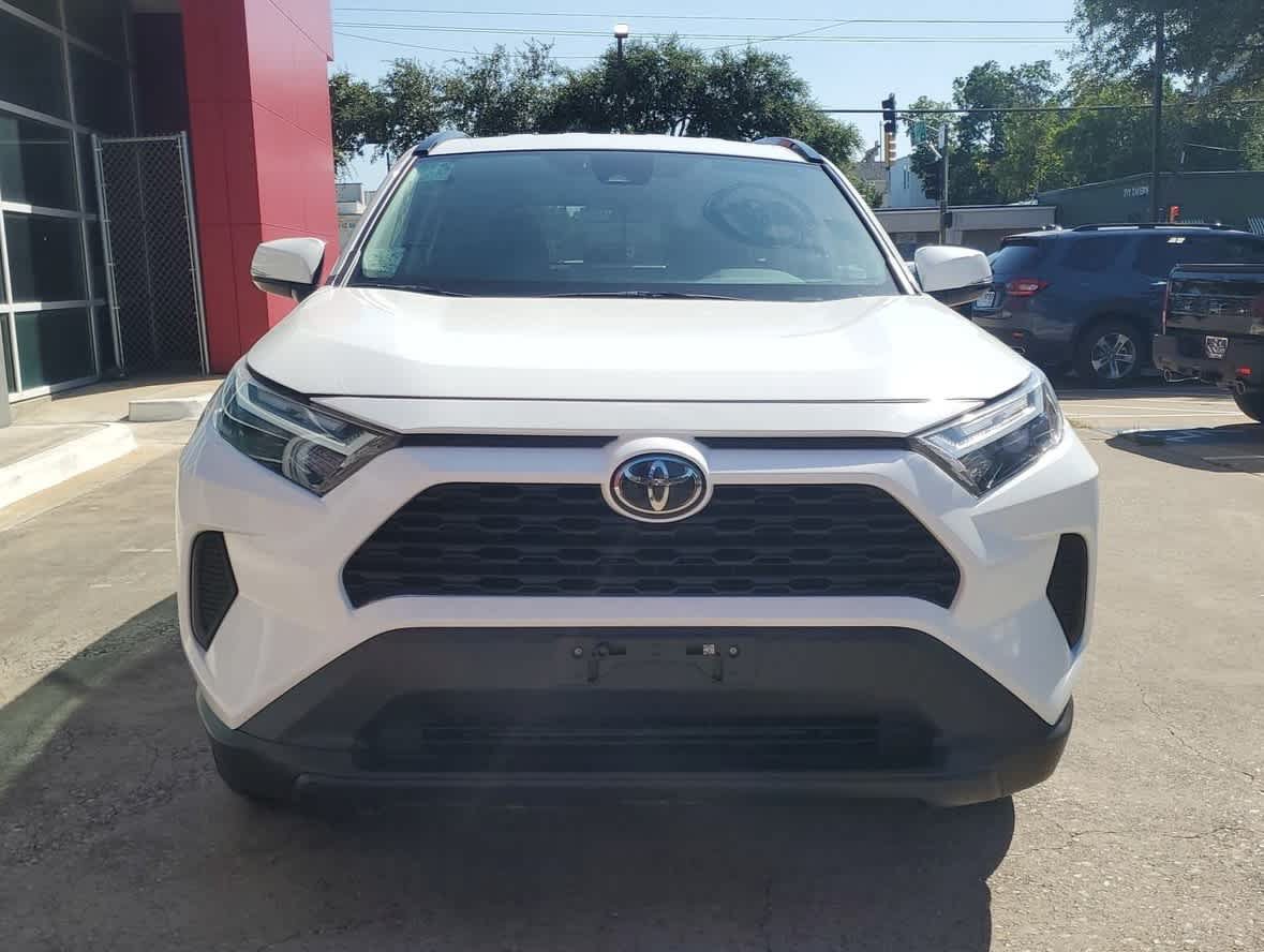 Used 2025 Toyota RAV4 XLE FWD image 8