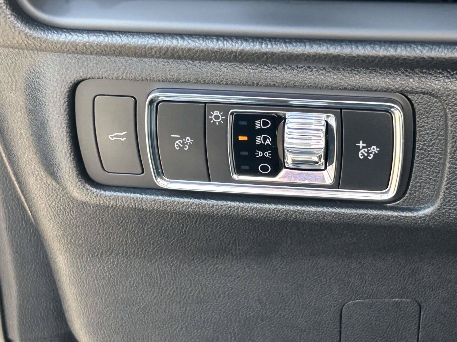 Used 2020 Lincoln Corsair FWD w/ Equipment Group 101A image 31