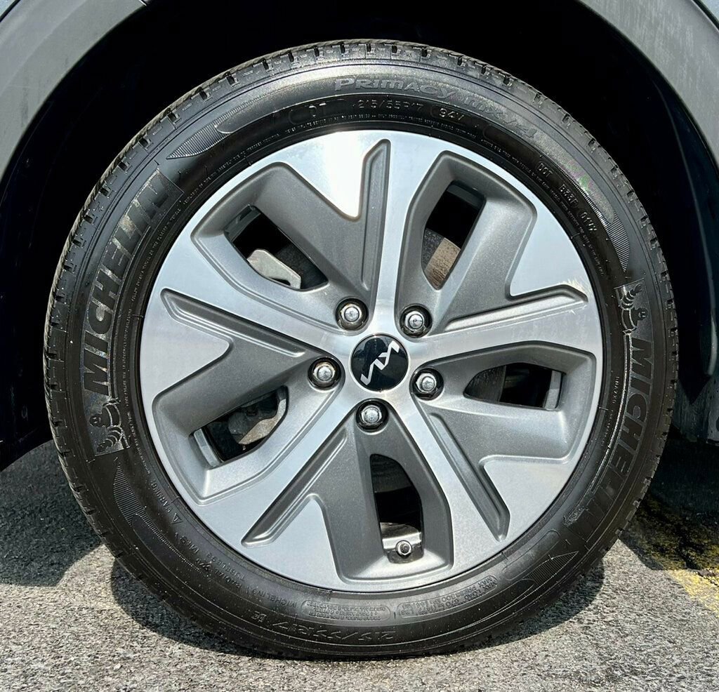 Used 2022 Kia Niro EX w/ Cold Weather Package FWD image 30