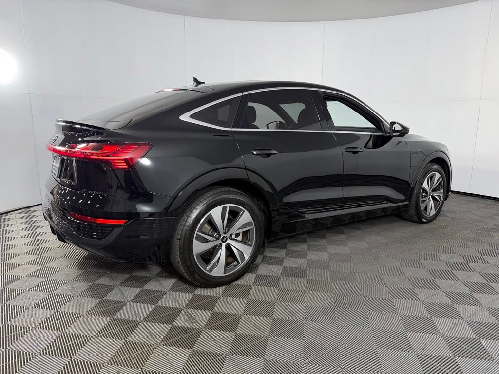 Used 2024 Audi Q8 e-tron Premium Plus AWD/4WD image 6