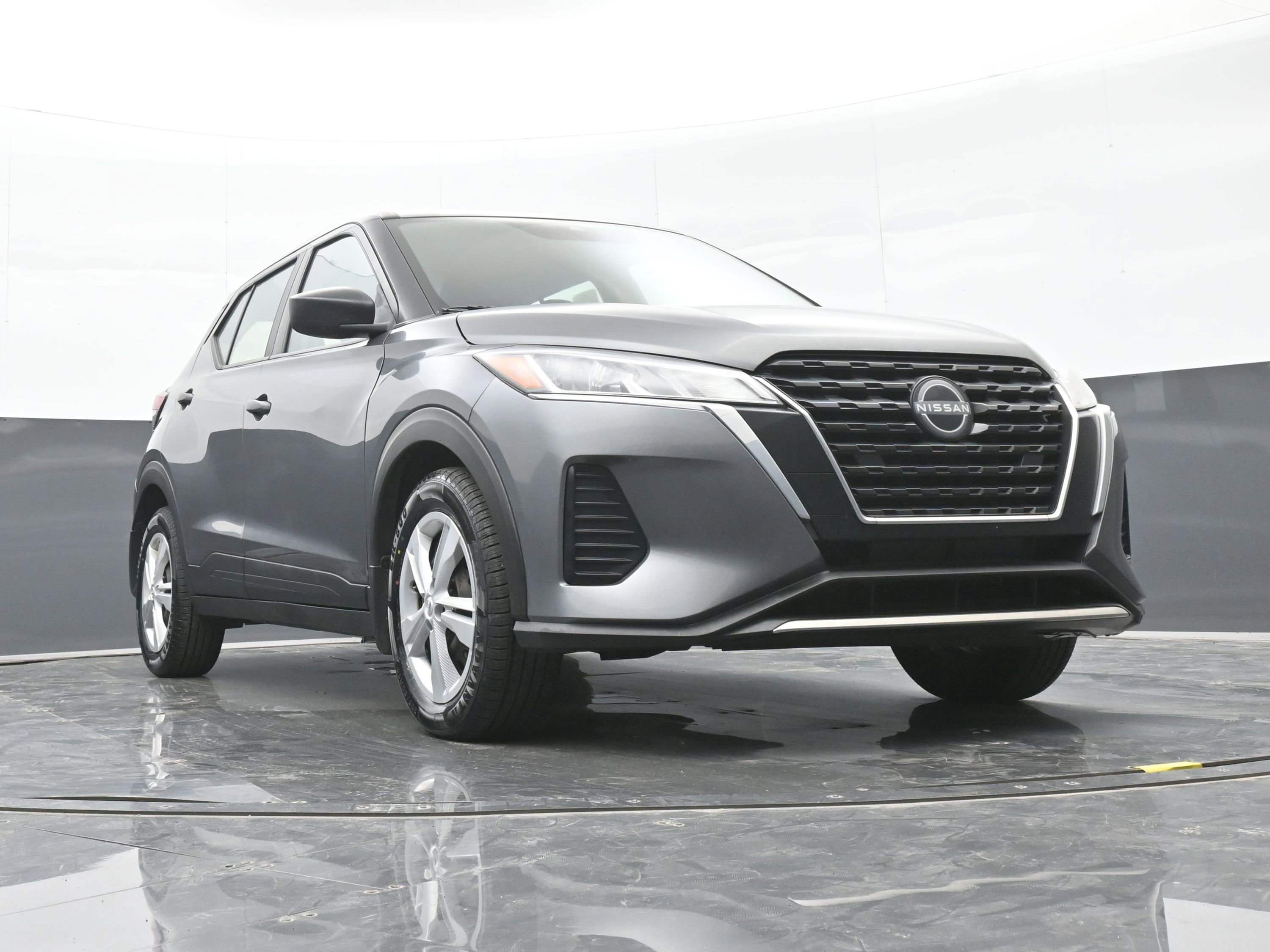 Used 2022 Nissan Kicks S w/ Interior Electronics Package FWD image 41