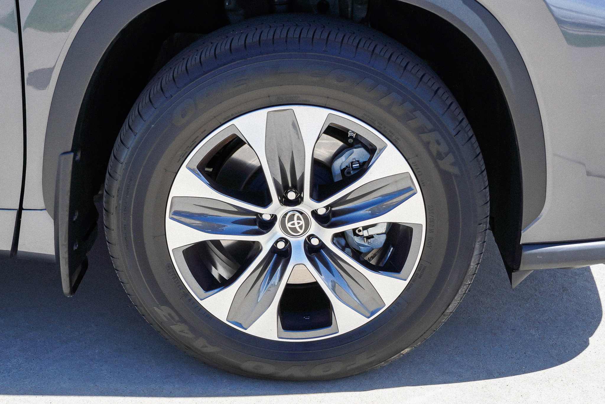 Certified 2025 Toyota Highlander XLE AWD/4WD image 10