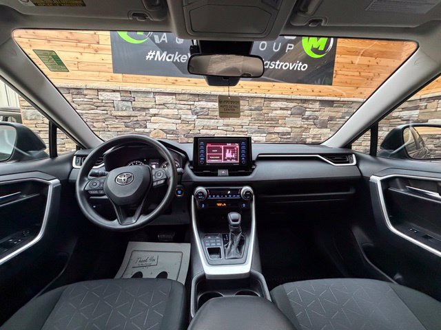 Used 2021 Toyota RAV4 XLE AWD/4WD image 18