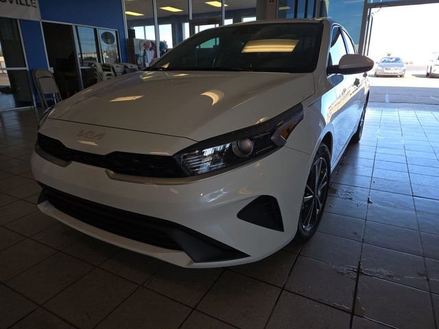 Used 2023 Kia Forte LXS FWD image 4