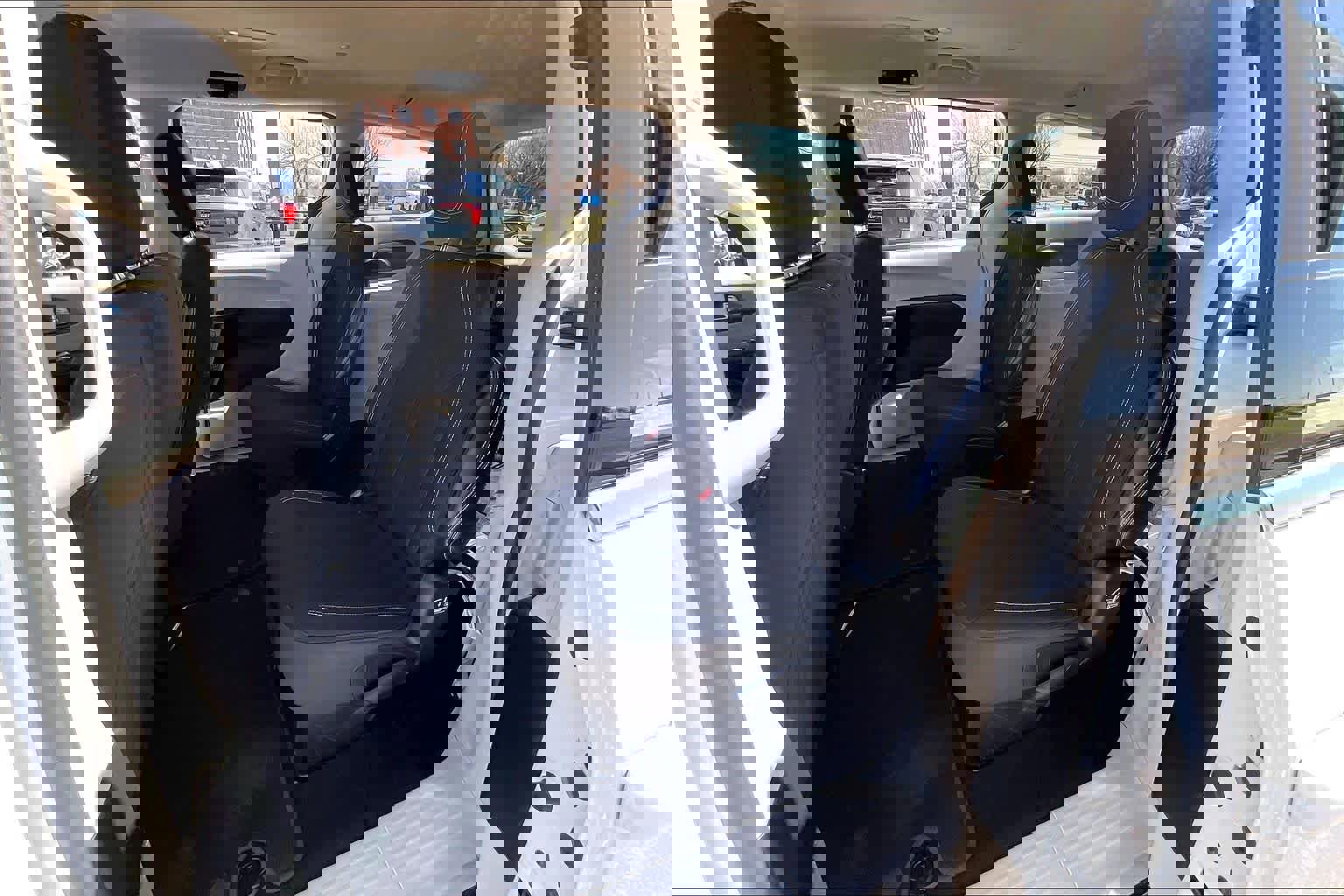 Used 2024 Chrysler Voyager LX image 21