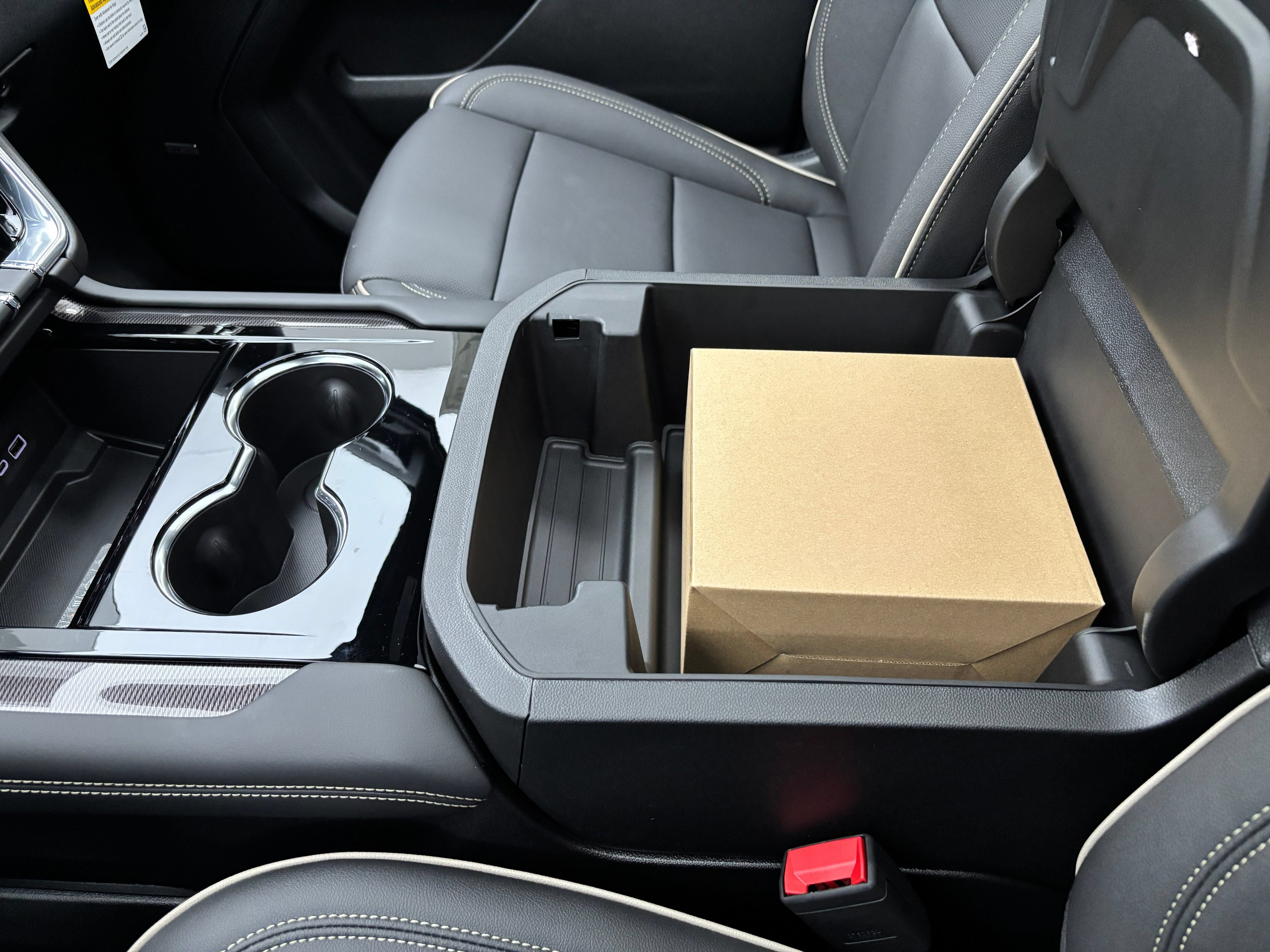 New 2026 GMC Yukon Elevation w/ Elevation Premium Package AWD/4WD image 37