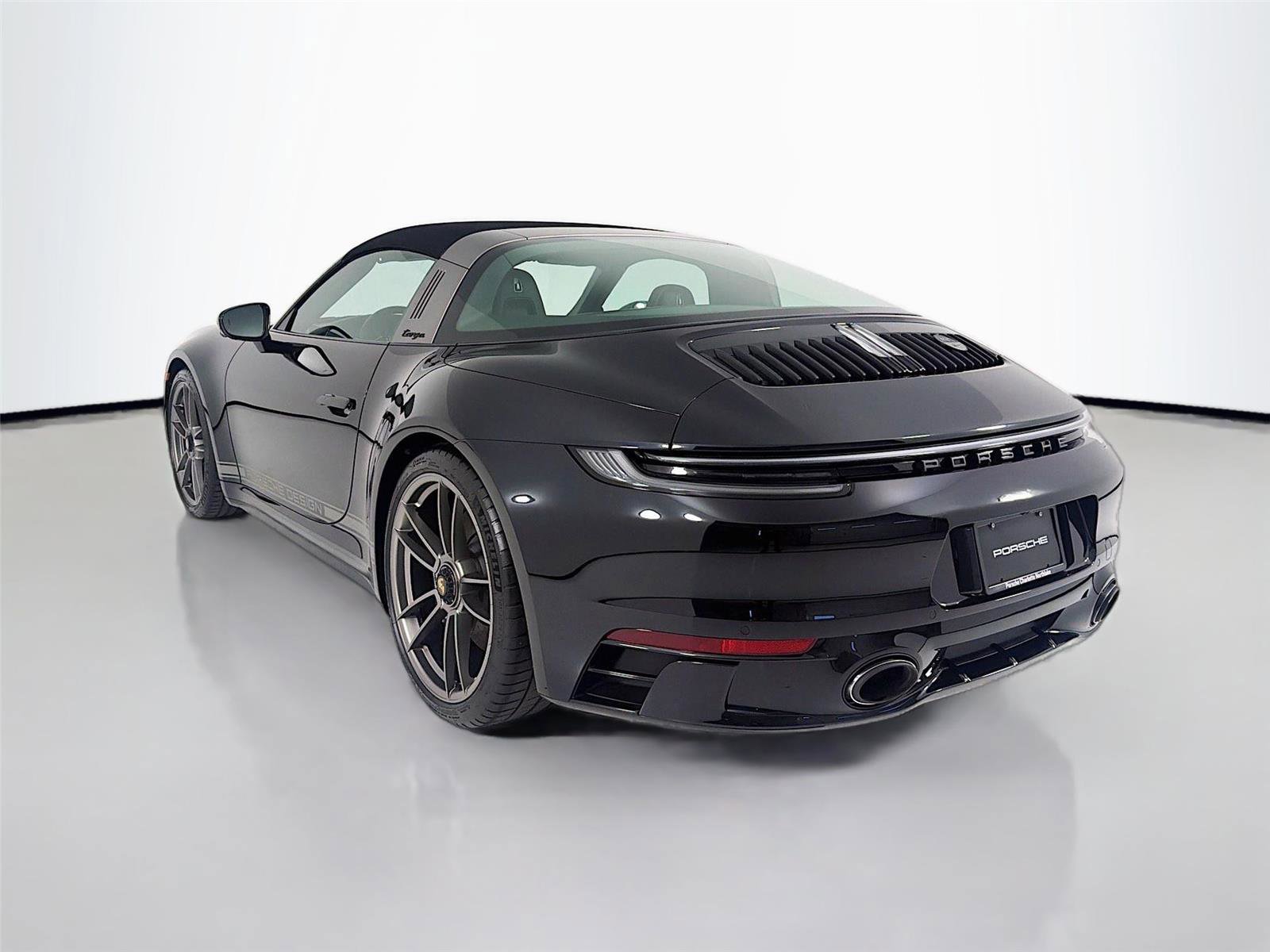 Certified 2023 Porsche 911 50th Anniversary Edition AWD/4WD image 3