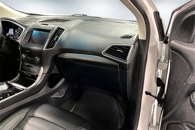 Used 2020 Ford Edge SEL w/ Convenience Package image 26