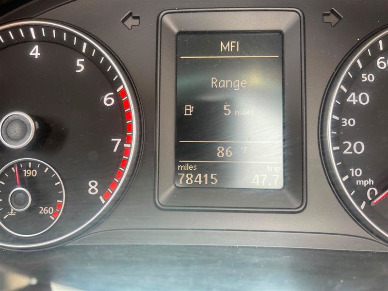 Used 2011 Volkswagen Eos Lux FWD image 33