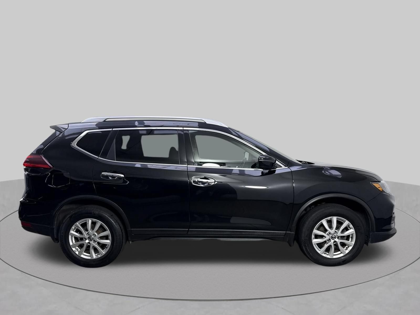 Used 2018 Nissan Rogue SV AWD/4WD image 35