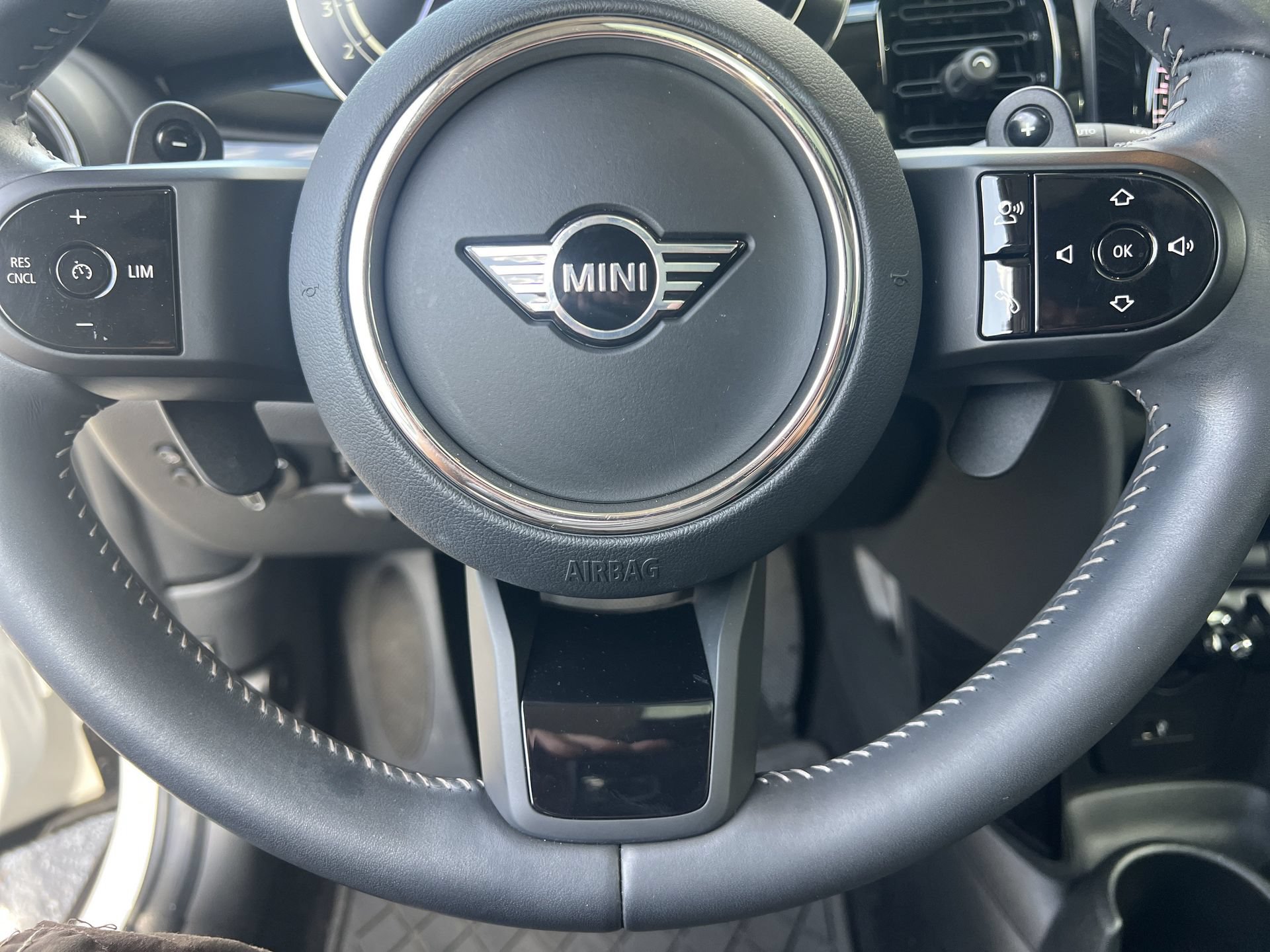 Used 2023 MINI Cooper S FWD image 9
