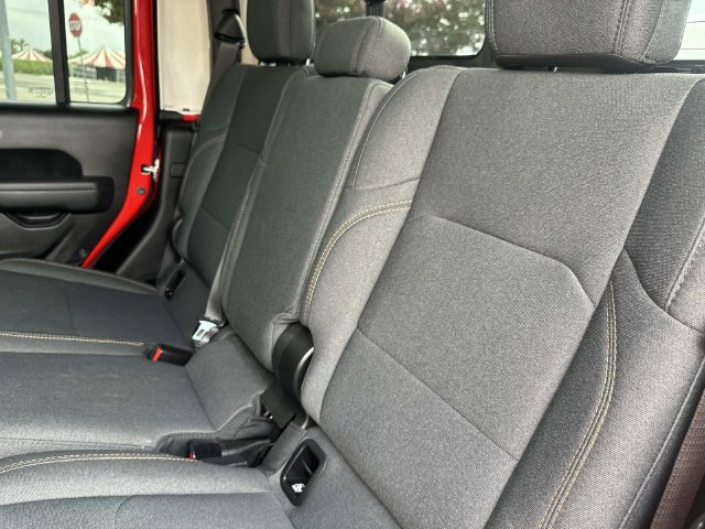 Used 2025 Jeep Gladiator Sport AWD/4WD image 23