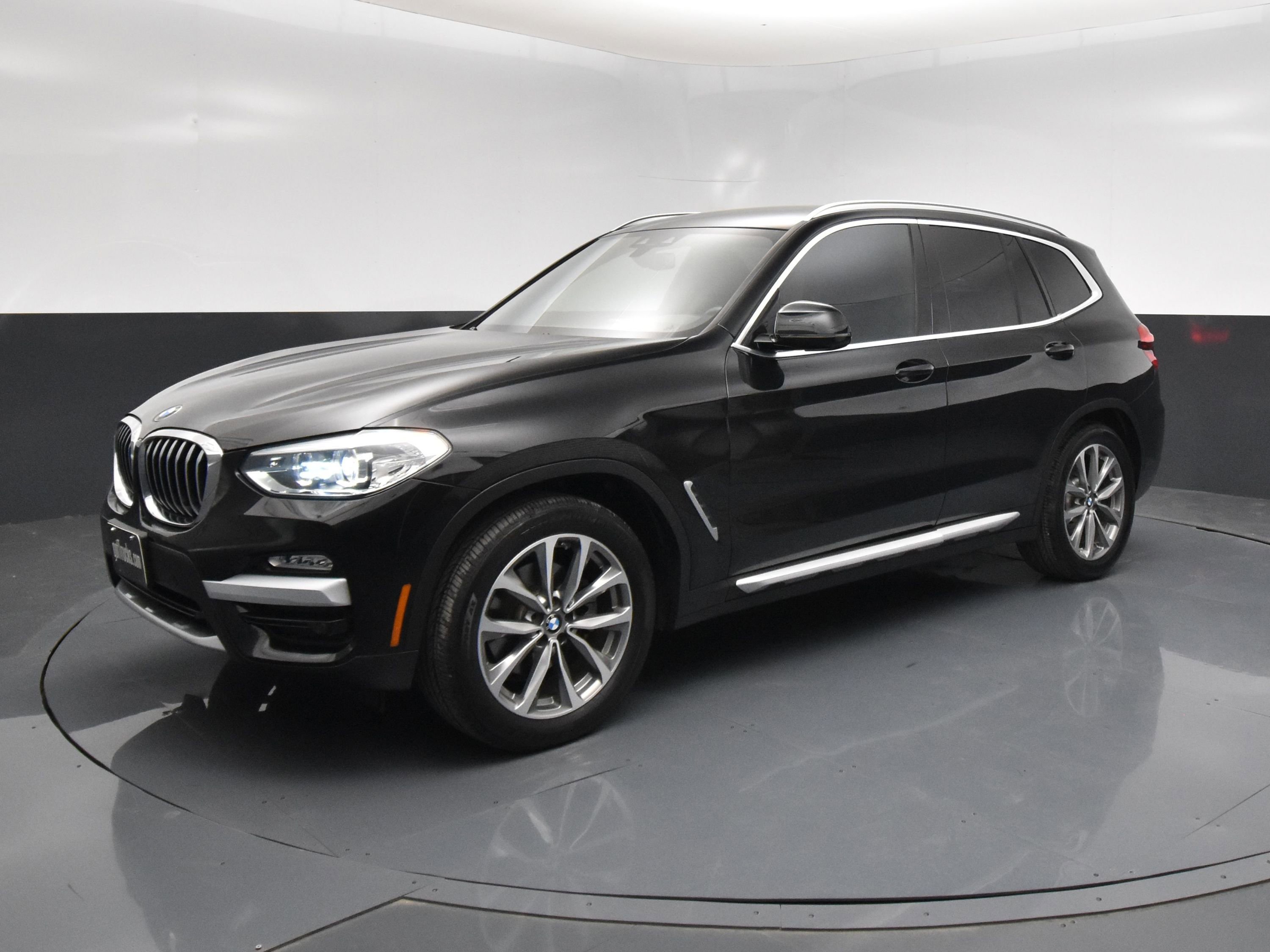 Used 2019 BMW X3 xDrive30i w/ Convenience Package AWD/4WD image 2