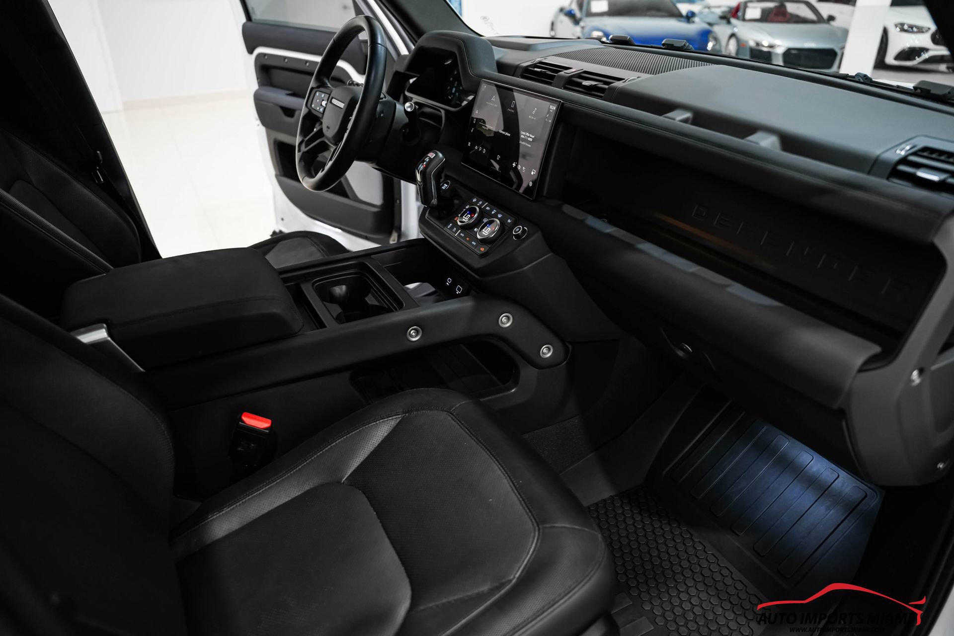 Used 2023 Land Rover Defender 130 X-Dynamic SE image 11