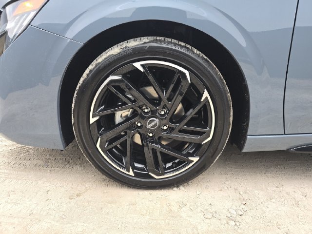 New 2027 Nissan Sentra SR w/ SR Premium Package FWD image 14