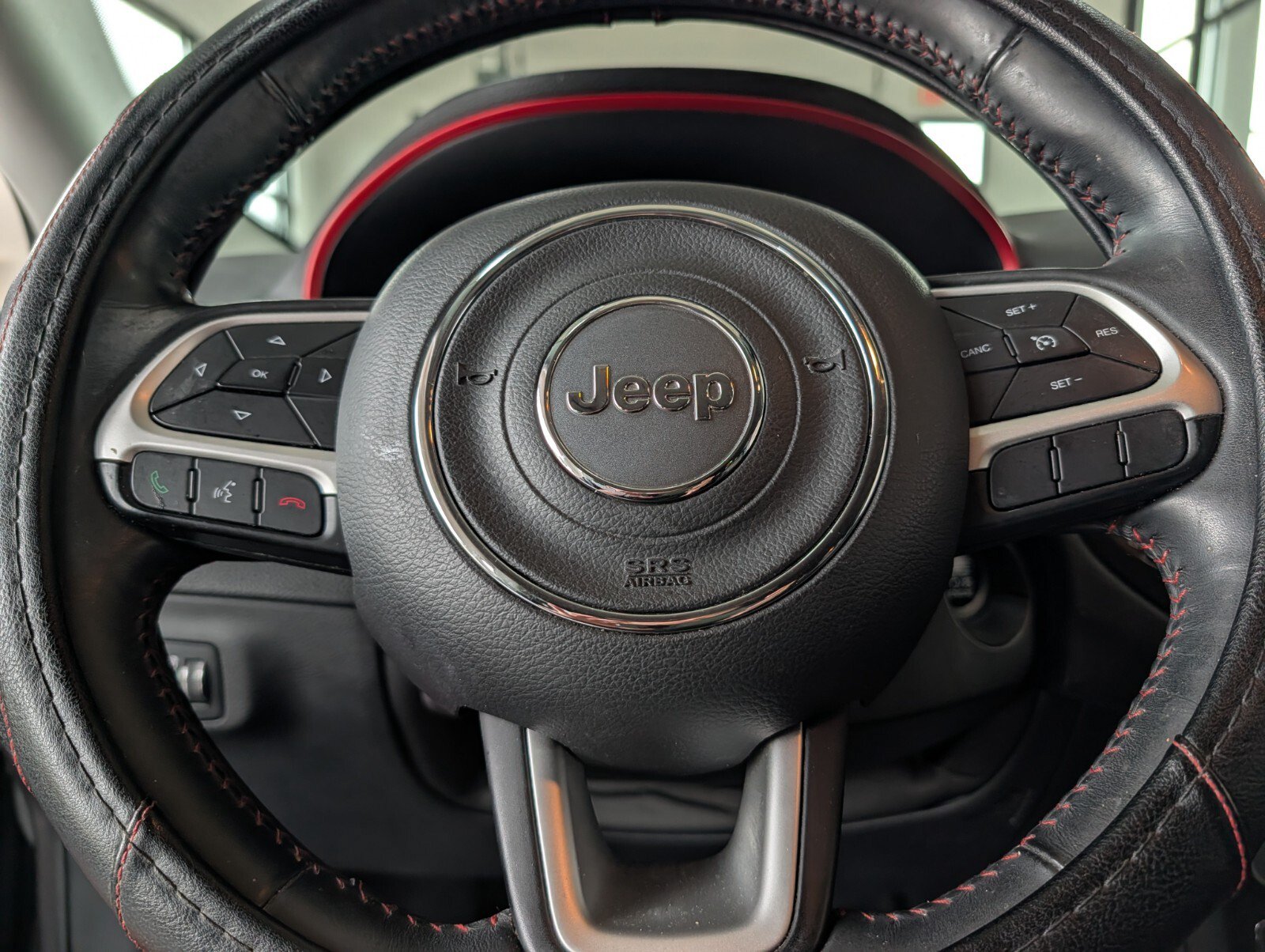 Used 2019 Jeep Compass Trailhawk AWD/4WD image 18