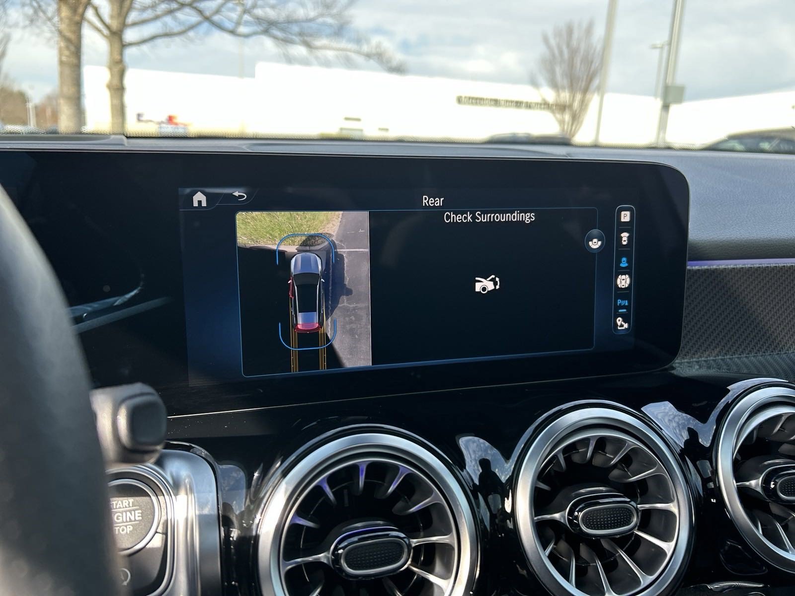 New 2025 Mercedes-Benz GLB 250 4MATIC image 29