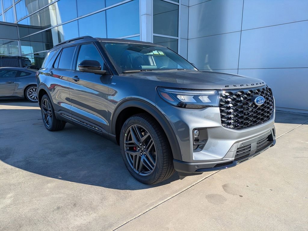 New 2026 Ford Explorer ST-Line image 2