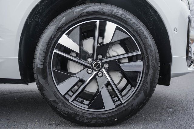 New 2026 Volvo XC60 B5 Plus w/ Protection Package Premier image 18
