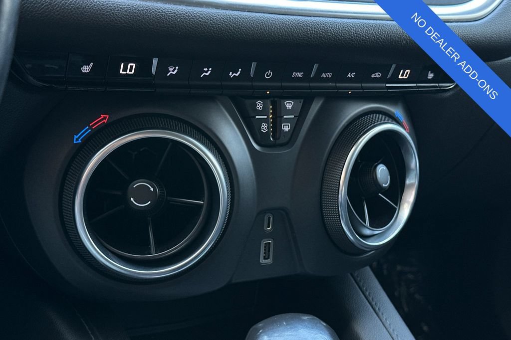 Used 2020 Chevrolet Blazer LT FWD image 23