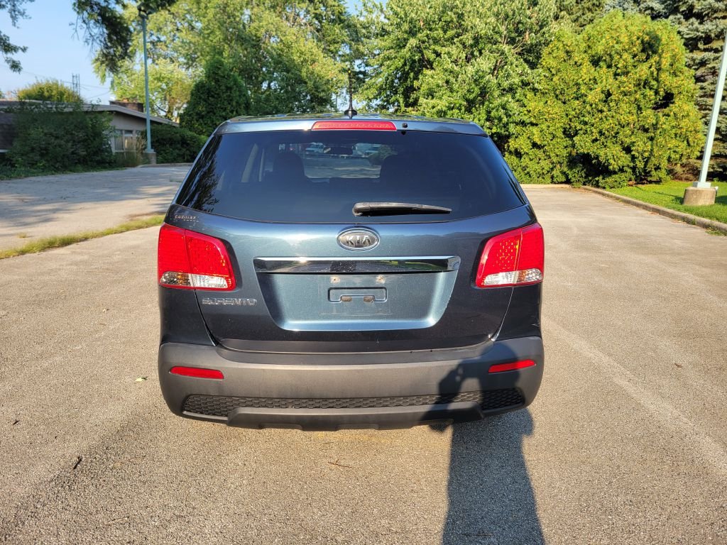 Used 2011 Kia Sorento LX image 4