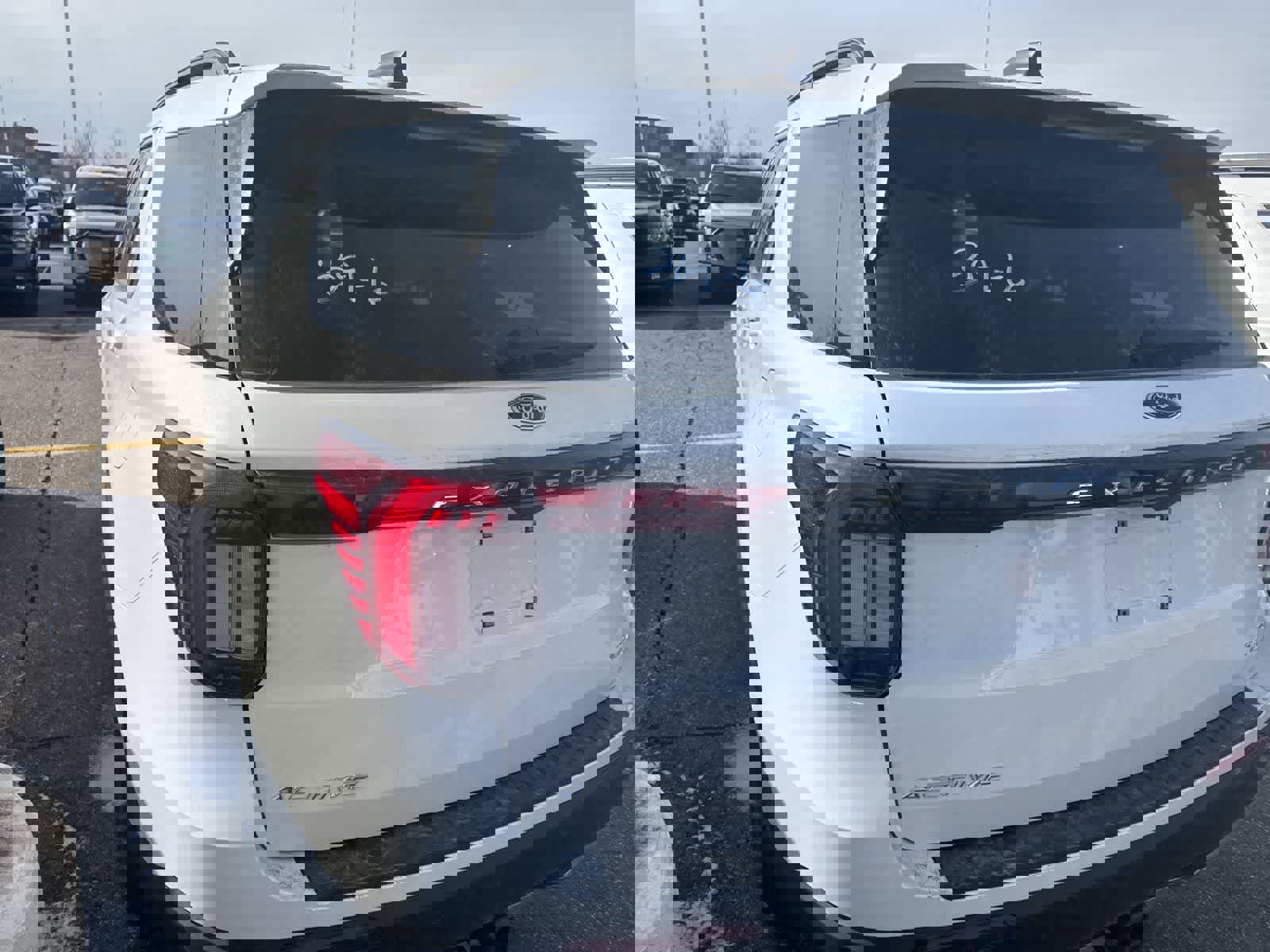 New 2026 Ford Explorer Active w/ Active Comfort Package image 8