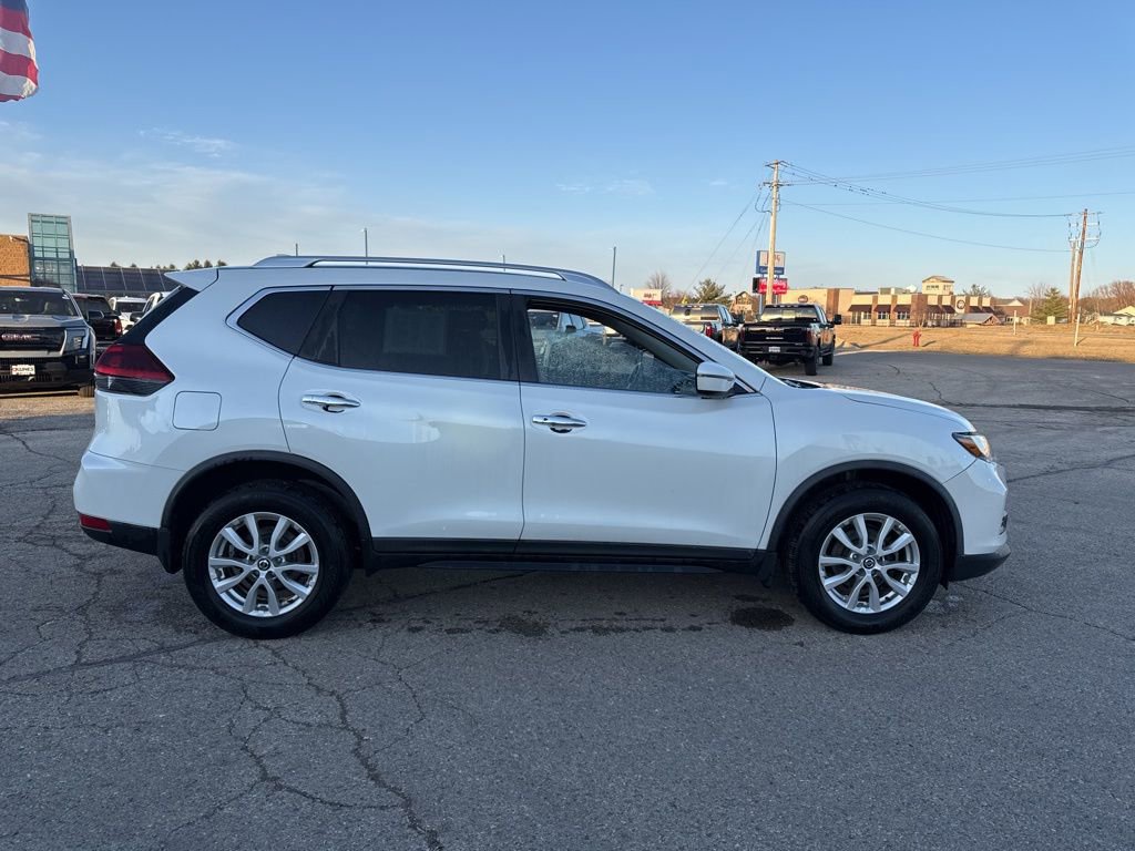 Used 2018 Nissan Rogue SV image 9