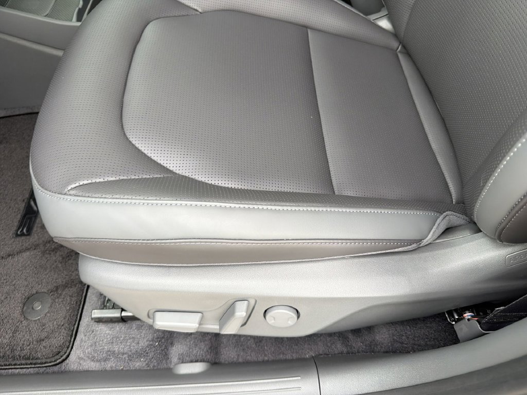 New 2027 Kia EV3 Wind w/ Wind Fwd Nightfall Package image 15