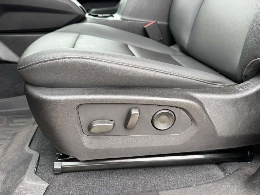 Used 2025 Chevrolet Colorado Trail Boss AWD/4WD image 20