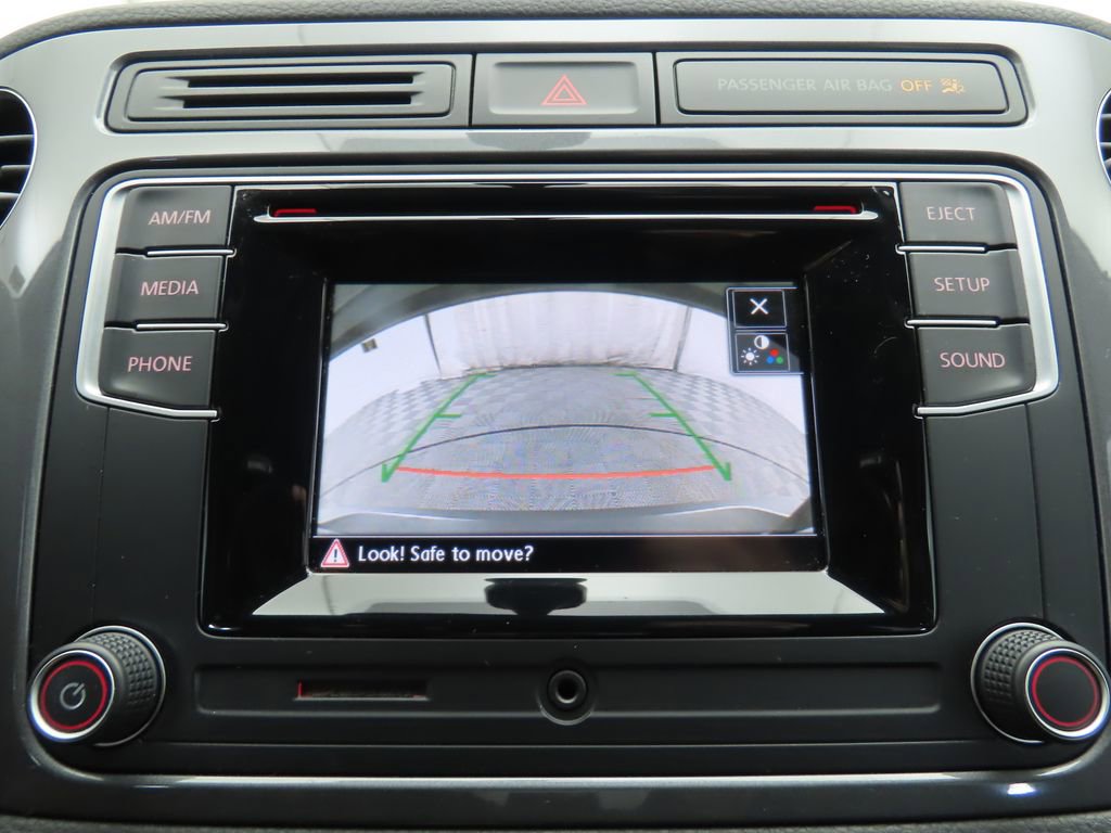 Used 2016 Volkswagen Tiguan S image 14