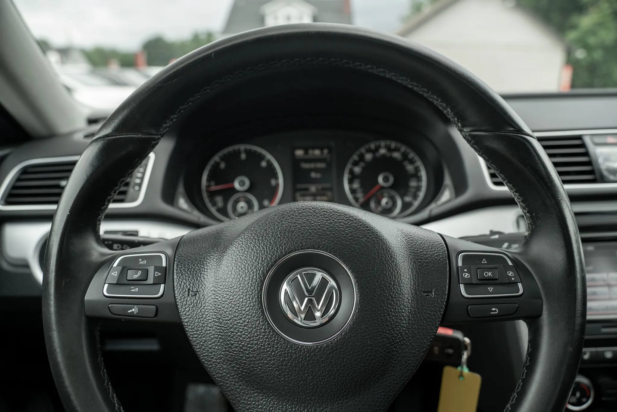 Used 2013 Volkswagen Passat TDI SE FWD image 17