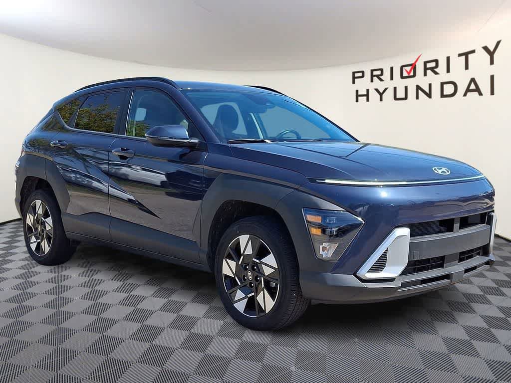 Used 2025 Hyundai Kona SEL AWD/4WD image 3