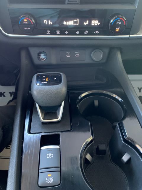 Used 2025 Nissan Rogue SV image 18