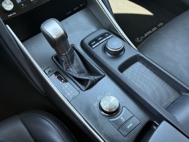 Used 2017 Lexus IS 200t RWD image 18