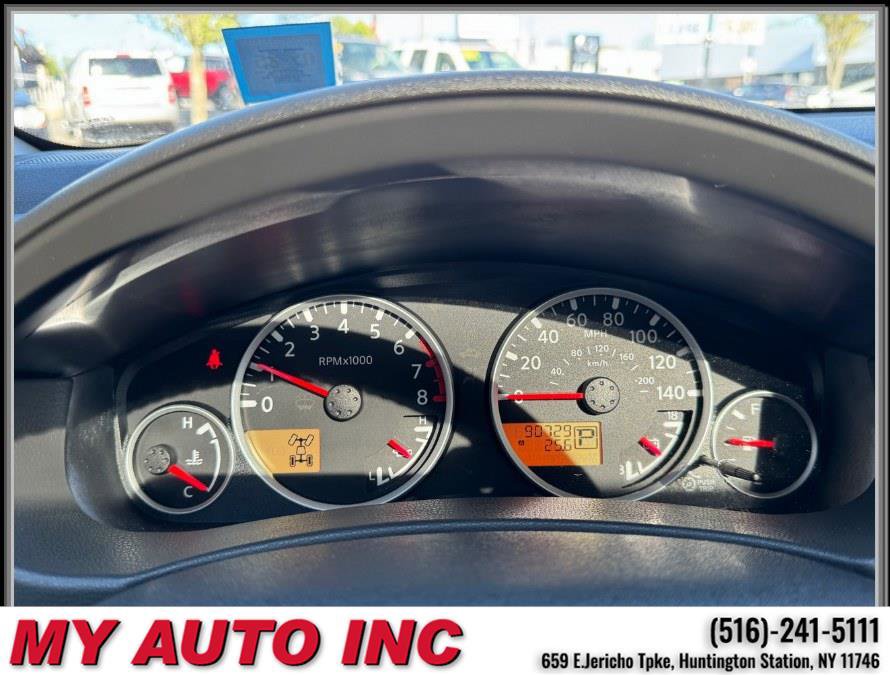 Used 2011 Nissan Pathfinder LE w/ Navigation Pkg image 21