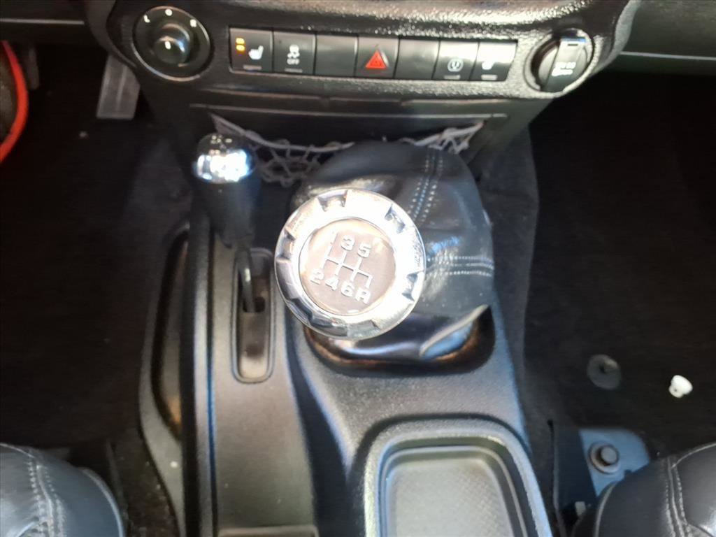 Used 2017 Jeep Wrangler Unlimited Sahara w/ Connectivity Group image 12